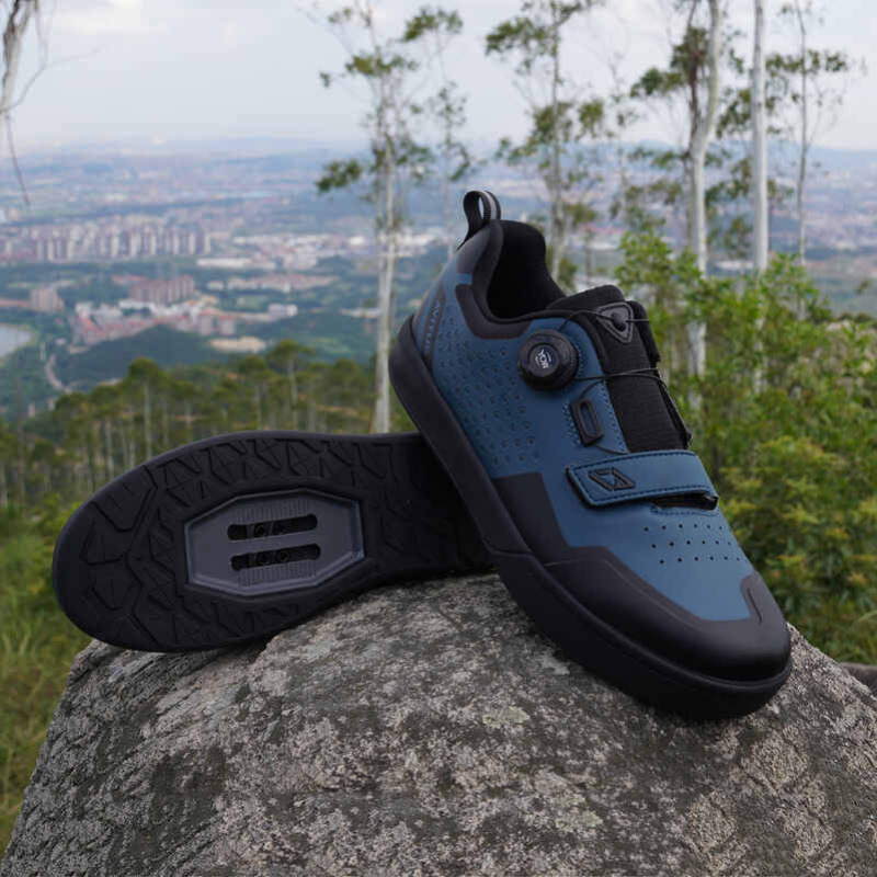 男性用マウンテンバイクシューズ,2ボルト,ラバーサンダル,ダ - Cycling Commuter Shoes のレビューと価格